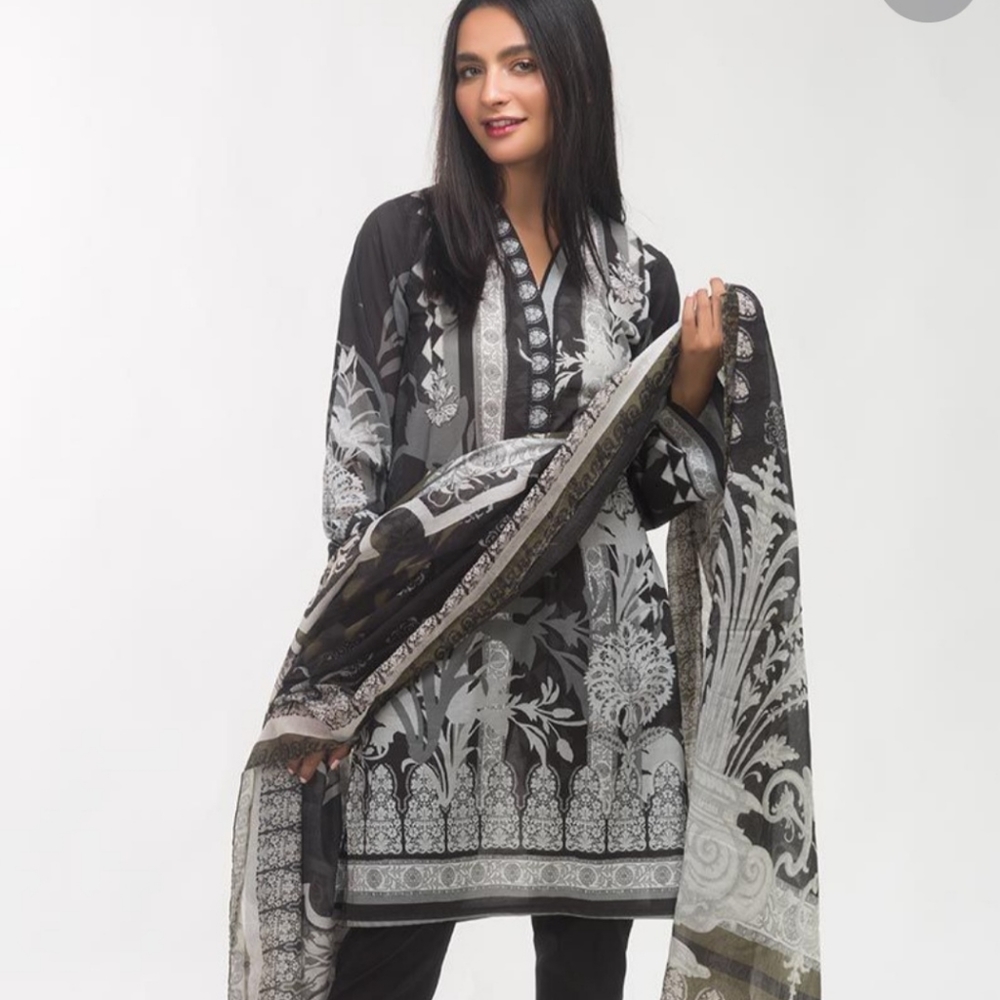 "SALE"GULAHMED IDEAS PRET 3PIECE LAWN SUIT